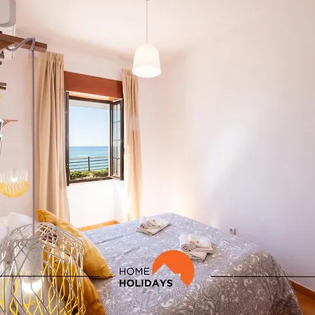 #003 By Holidays